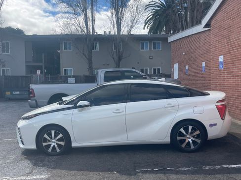 Used 2019 Toyota Mirai image 8