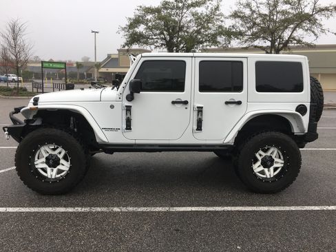 Used 2015 Jeep Wrangler Unlimited Sport w/ Quick Order Package 24S image 2