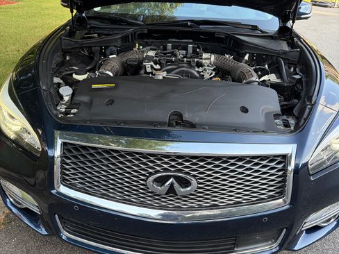 Used 2015 INFINITI Q70 L 5.6 w/ V8 Deluxe Technology Package RWD image 18