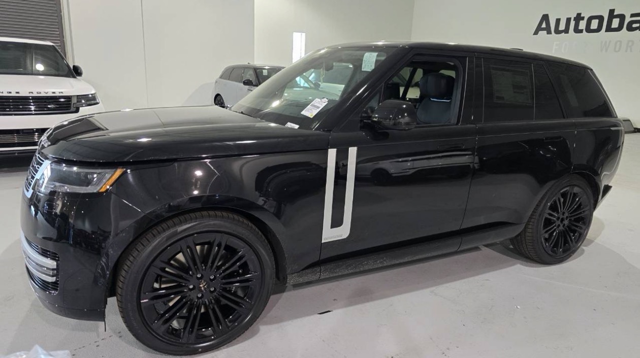 Used 2024 Land Rover Range Rover Autobiography AWD/4WD image 1