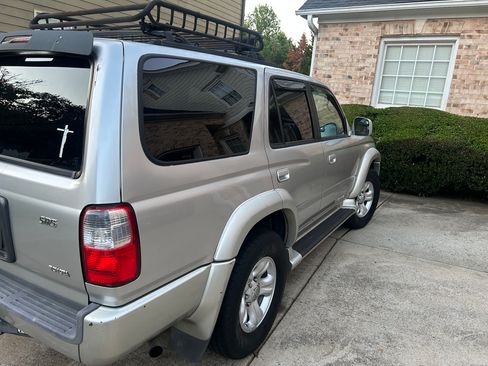 Used 2001 Toyota 4Runner SR5 w/ Sport Pkg RWD image 6