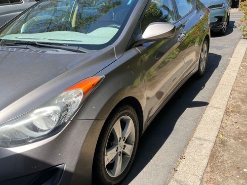 Used 2013 Hyundai Elantra GLS FWD image 4