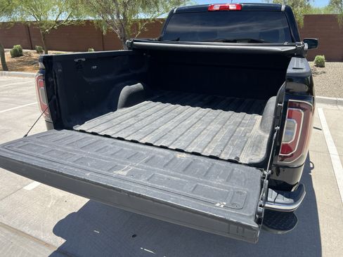 Used 2018 GMC Sierra 1500 SLT w/ SLT Premium Package AWD/4WD image 10