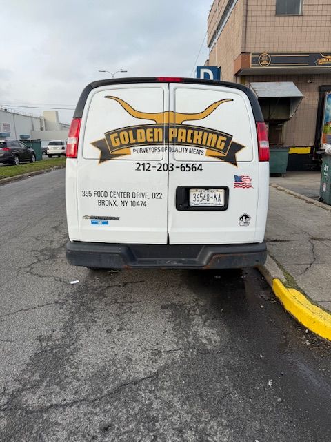 Used 2020 Chevrolet Express 2500 w/ Driver Convenience Package RWD image 3