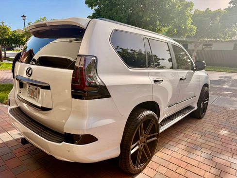 Used 2017 Lexus GX 460 Luxury AWD/4WD image 12