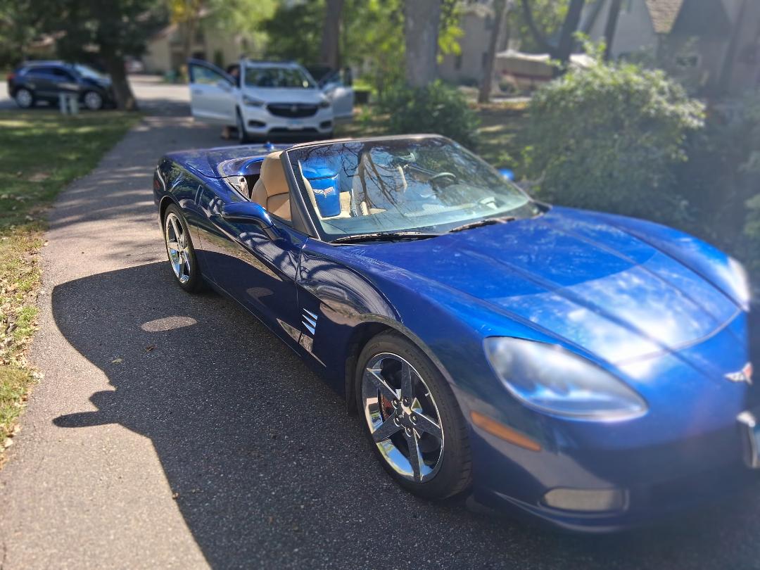 Used 2005 Chevrolet Corvette Convertible w/ Preferred Equipment Group RWD image 1