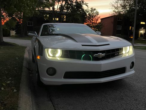 Used 2011 Chevrolet Camaro LT w/ RS Package image 8