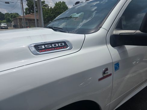 Used 2024 RAM 3500 Tradesman w/ Chrome Appearance Group image 4