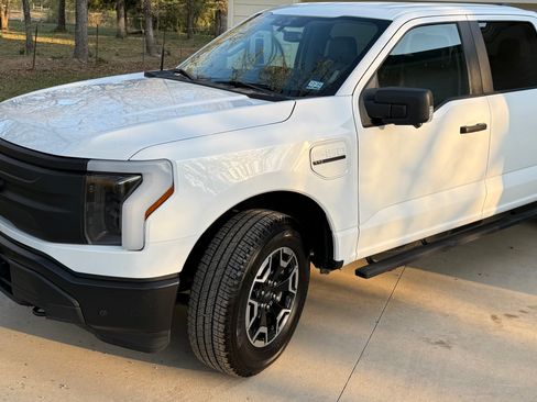 Used 2022 Ford F150 Lightning Pro w/ Tow Technology Package image 4