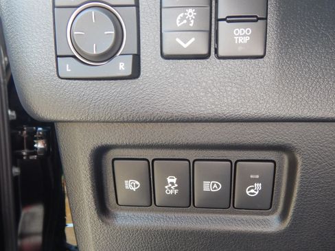 Used 2021 Lexus GX 460 Premium w/ Accessory Package image 17