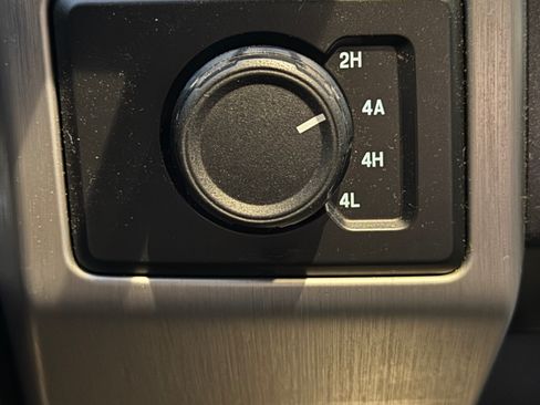 Used 2019 Ford F150 Platinum image 10