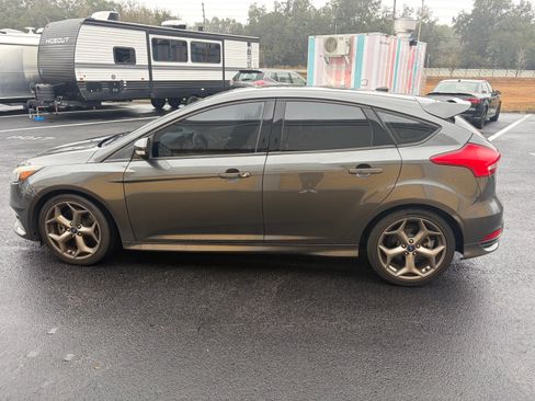 Used 2018 Ford Focus ST image 5