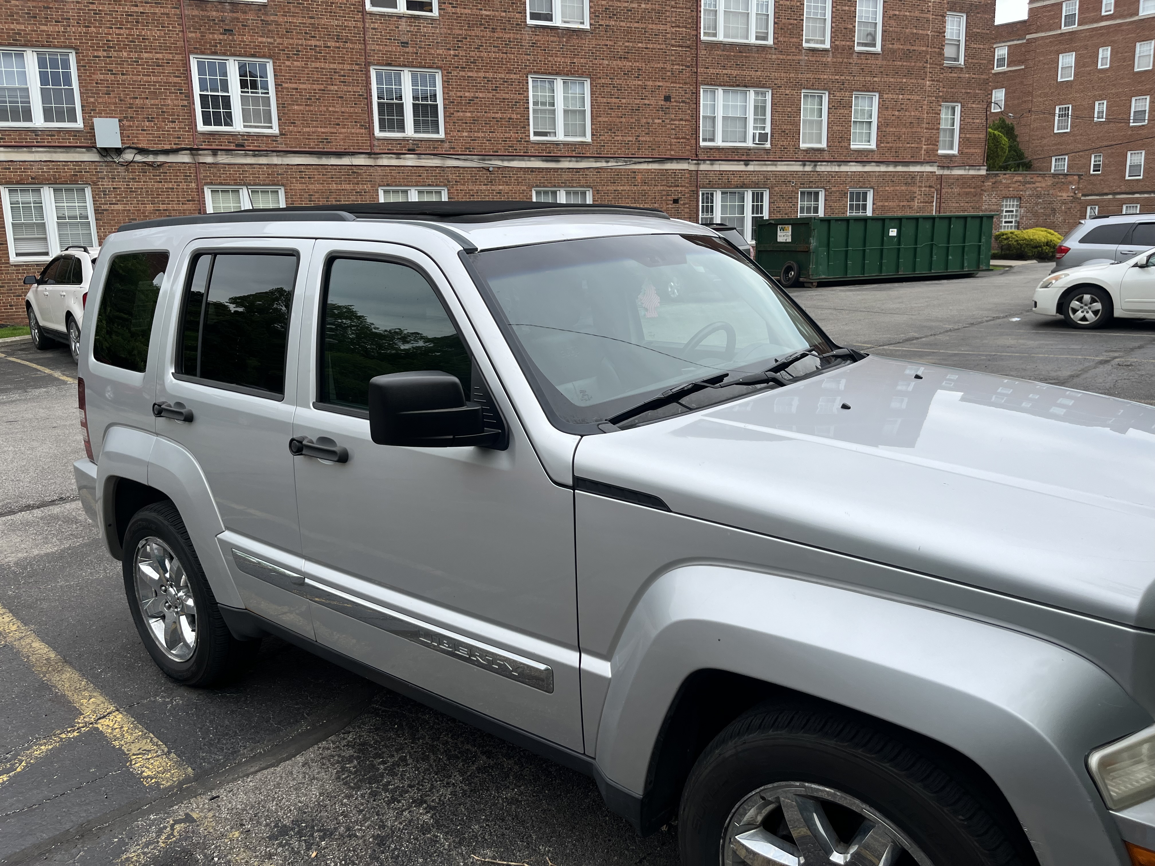 Used 2009 Jeep Liberty Limited w/ Premium Group II AWD/4WD image 5