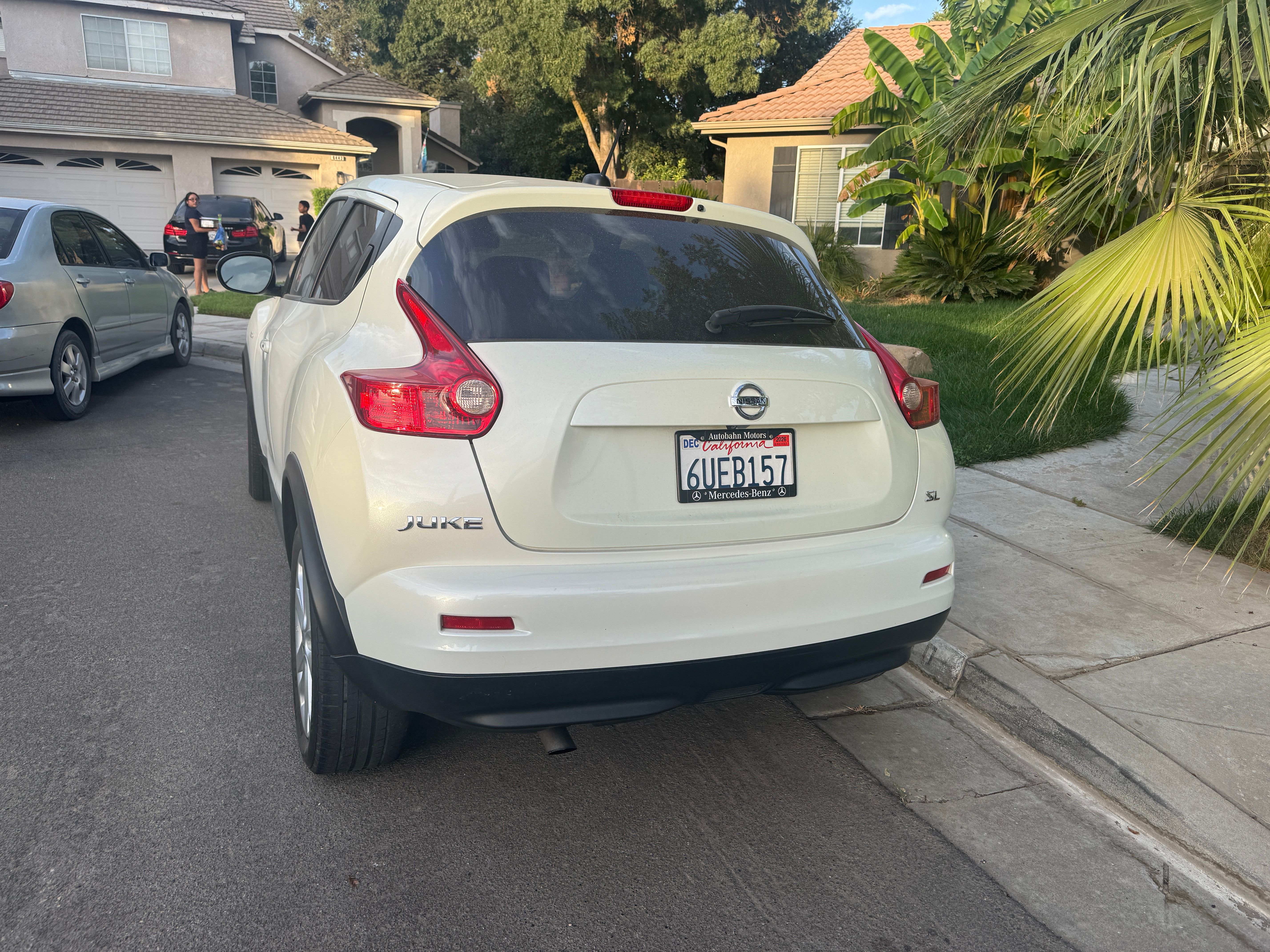 Used 2012 Nissan Juke SL FWD image 1