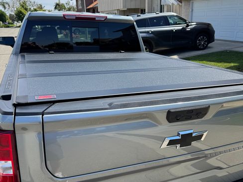 Used 2025 Chevrolet Silverado 1500 RST AWD/4WD image 4