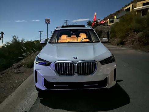 Used 2024 BMW X5 sDrive40i w/ Premium Package image 4