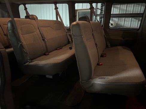 Used 2019 Chevrolet Express 3500 LS image 10