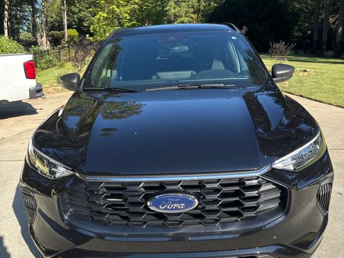 Used 2023 Ford Escape ST-Line w/ Tech Pack #1 image 2