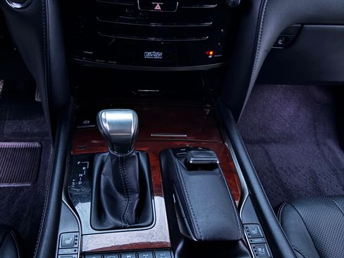 Used 2016 Lexus LX 570 4WD w/ Luxury Package image 18