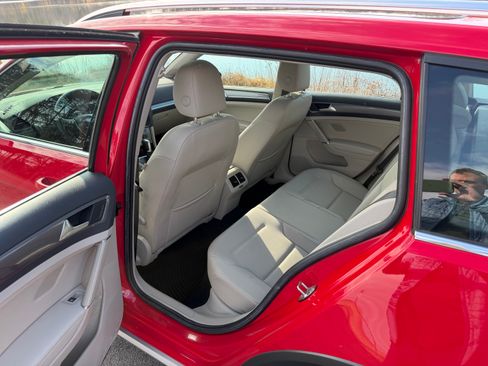 Used 2018 Volkswagen Golf Alltrack SE image 13