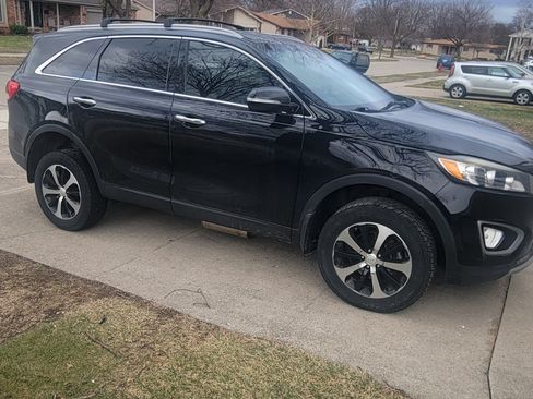 Used 2016 Kia Sorento EX image 4