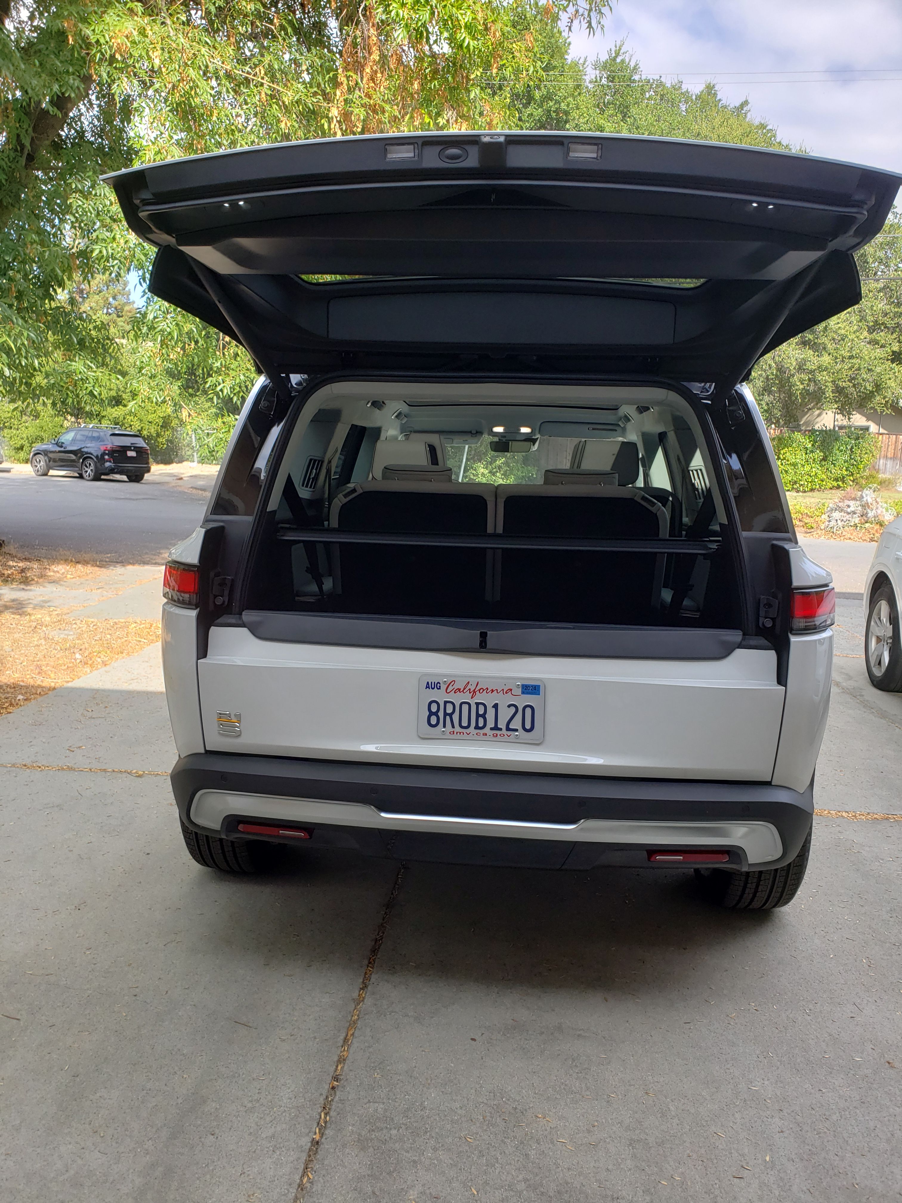 Used 2023 Rivian R1S Adventure Quad AWD/4WD image 10