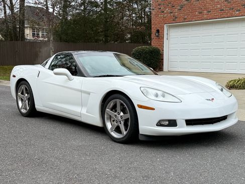 Used 2005 Chevrolet Corvette Coupe w/ Preferred Equipment Group image 4
