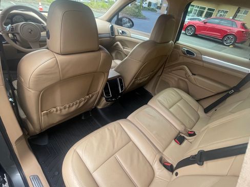 Used 2011 Porsche Cayenne Turbo AWD/4WD image 26