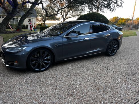 Used 2013 Tesla Model S Performance image 5