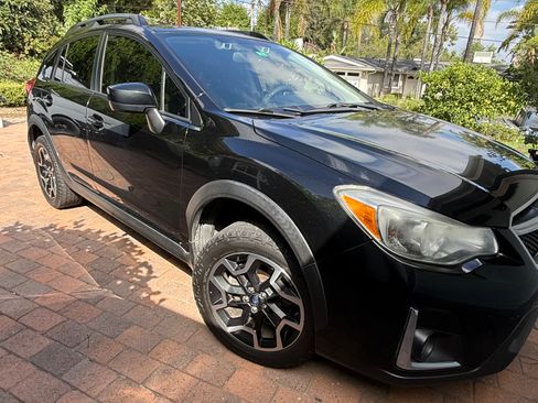 Used 2016 Subaru Crosstrek 2.0i Premium AWD/4WD image 2