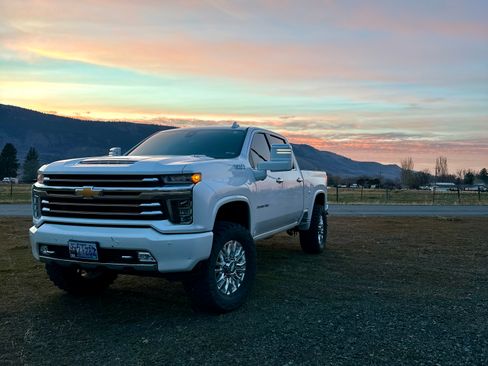Used 2020 Chevrolet Silverado 3500 High Country w/ Z71 Off-Road Package image 12