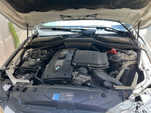 Used 2010 BMW 535i xDrive Wagon AWD/4WD image 30
