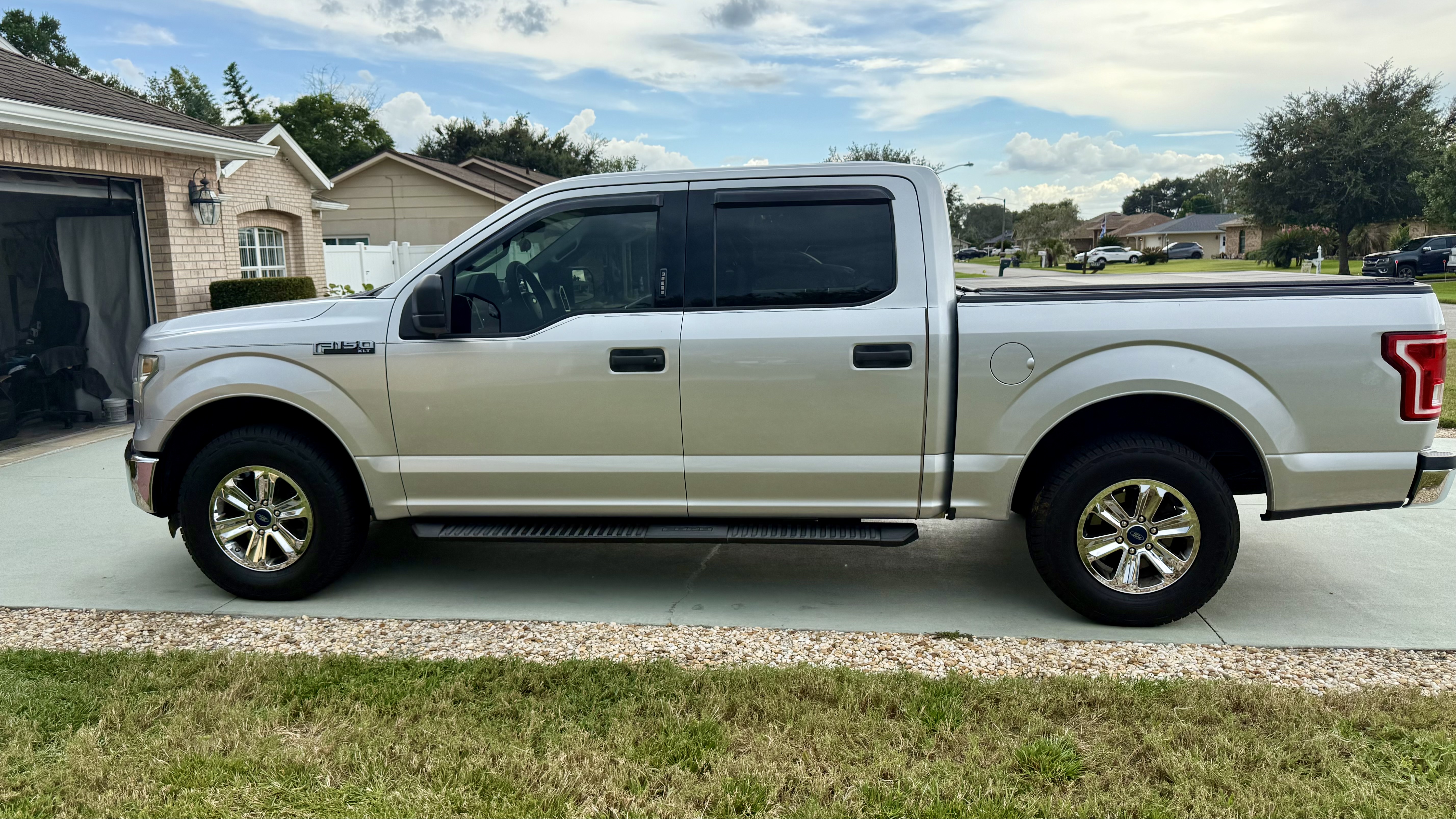Used 2015 Ford F150 XLT w/ Trailer Tow Package RWD image 10