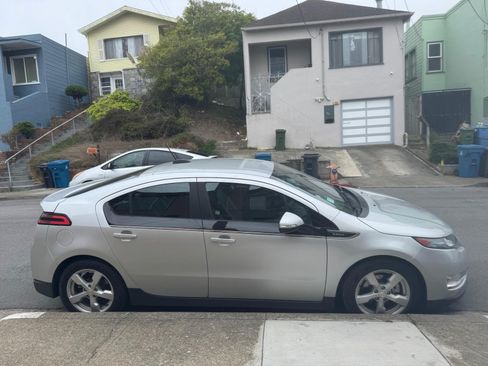 Used 2015 Chevrolet Volt Premium w/ Premium Trim Package image 5