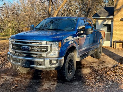 Used 2020 Ford F350 Lariat w/ Tremor Off-Road Package image 2