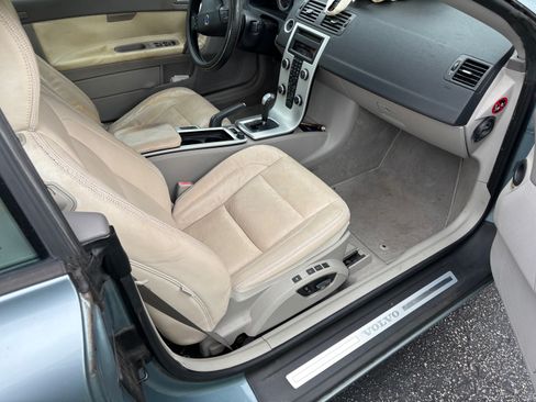 Used 2011 Volvo C70 T5 w/ Convenience Pkg image 8