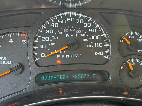 Used 2007 Chevrolet Silverado 2500 LT w/ Heavy-Duty Power Package AWD/4WD image 14