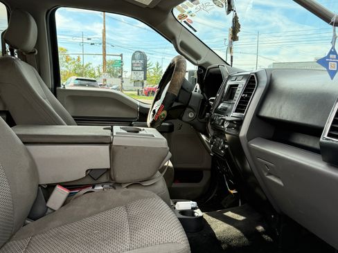 Used 2015 Ford F150 XLT w/ Trailer Tow Package image 10