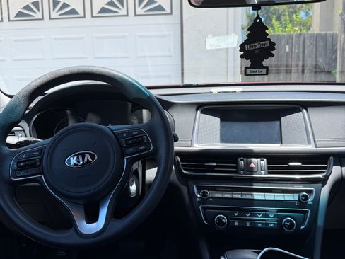 Used 2018 Kia Optima LX FWD image 8