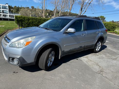 Used 2014 Subaru Outback 2.5i Limited image 6