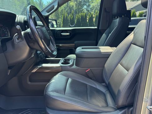 Used 2021 Chevrolet Silverado 1500 LT Trail Boss w/ Convenience Package II AWD/4WD image 9