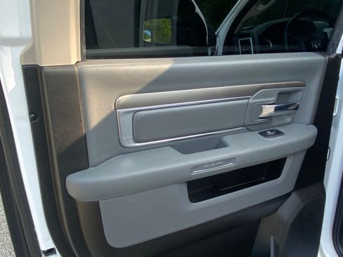 Used 2019 RAM 1500 Big Horn AWD/4WD image 18