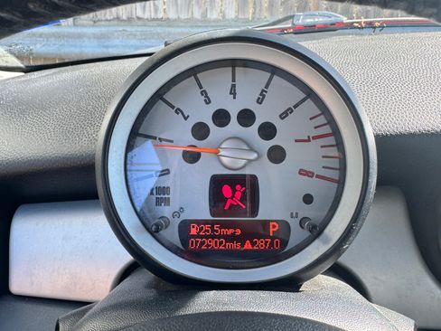 Used 2010 MINI Cooper Hardtop image 9