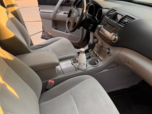 Used 2010 Toyota Highlander 4WD image 15