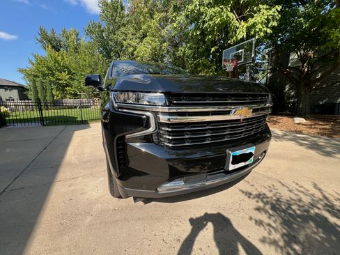 Used 2023 Chevrolet Suburban LT w/ LT Signature Plus Package AWD/4WD image 16