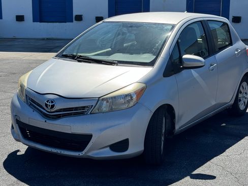 Used 2012 Toyota Yaris LE image 10