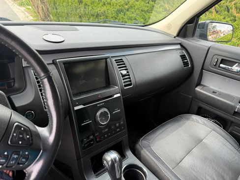 Used 2013 Ford Flex Limited w/ Titanium Appearance Pkg image 10