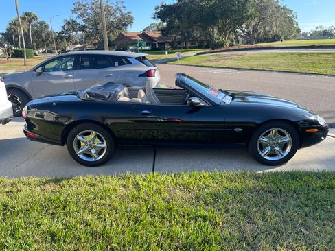 Used 1998 Jaguar XK8 Convertible image 4