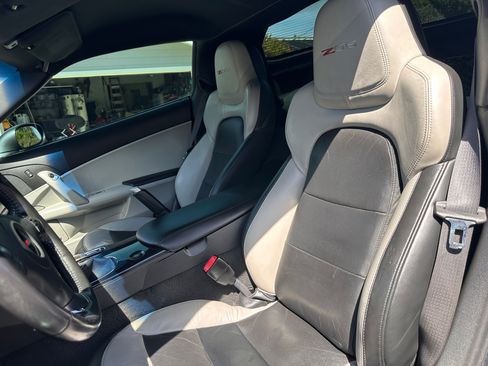 Used 2012 Chevrolet Corvette Z06 w/ 2LZ Preferred Equipment Group image 11