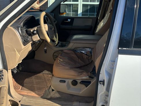 Used 2004 Ford Expedition Eddie Bauer image 10